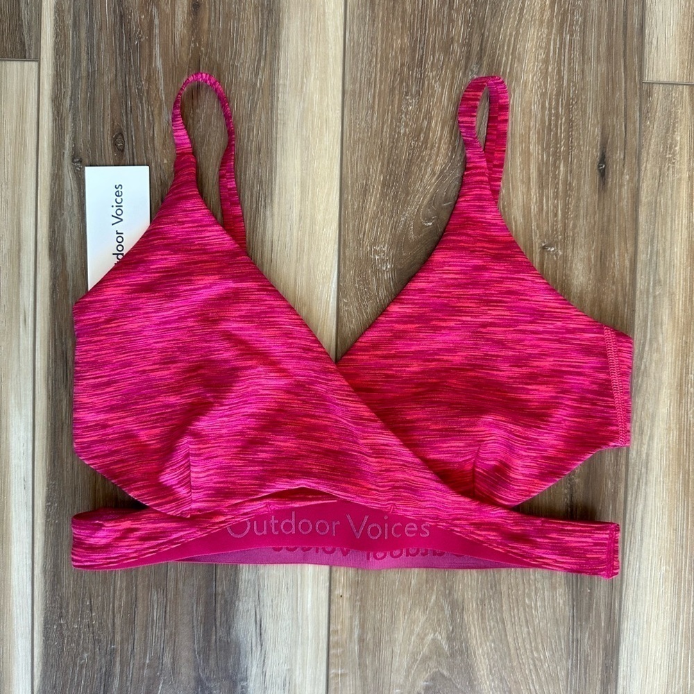 NWT Outdoor Voices Sports Bra size S Flow Low Coverage